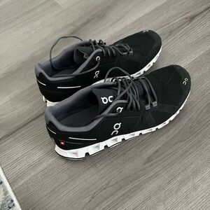 On Cloud black sneakers size 8.5